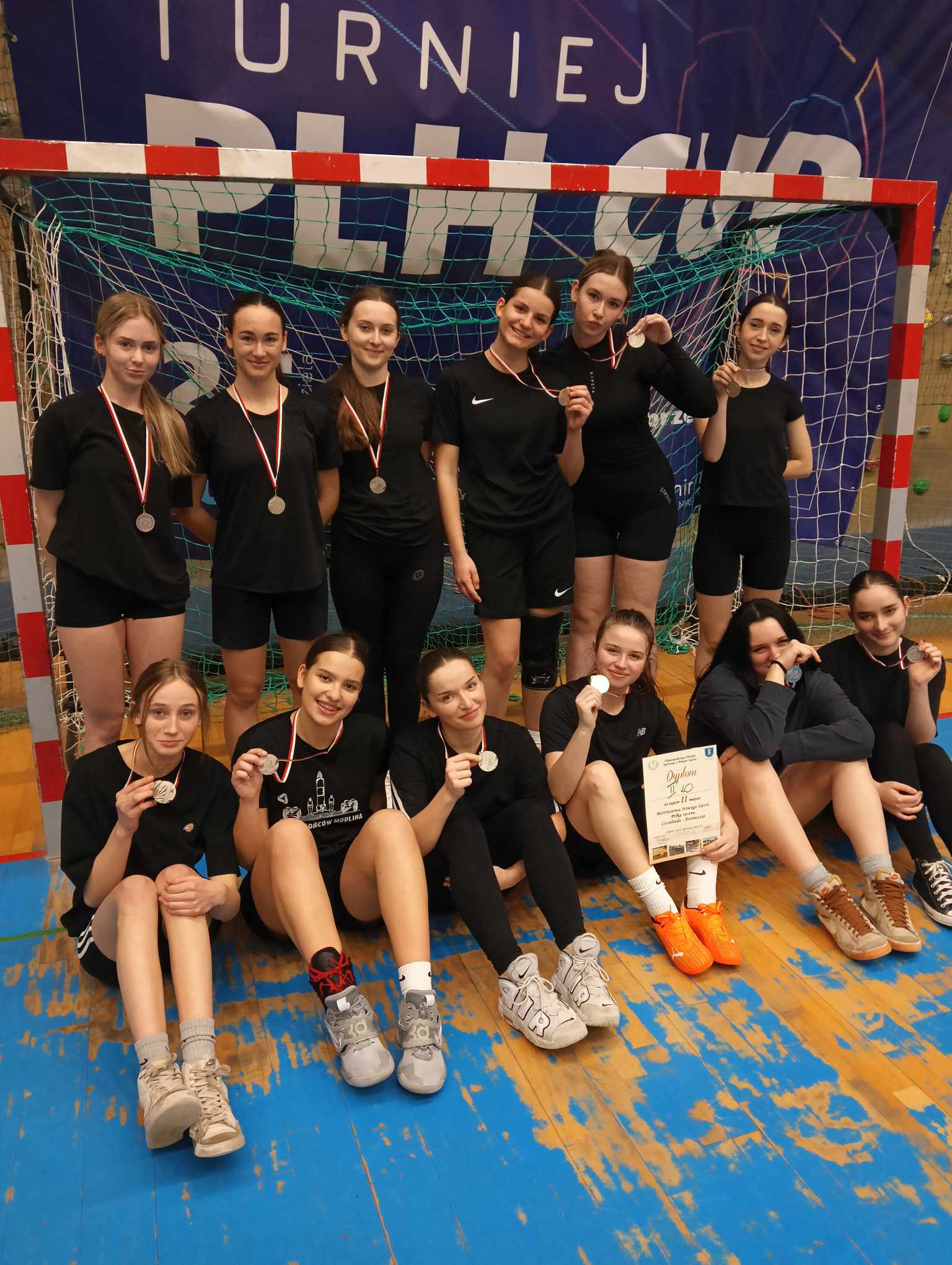 Zdjęcie Piłka ręczna dziewcząt 03.2024 (6)04f373a8-9a47-41ed-9c17-6c1e35b7967d.jpg w galerii Mistrzostwa Nowego Sącza w Piłce Ręcznej dziewcząt